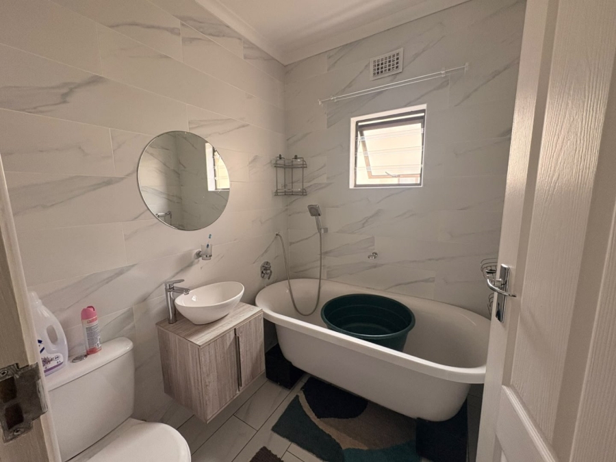 3 Bedroom Property for Sale in Cove Rock Eastern Cape